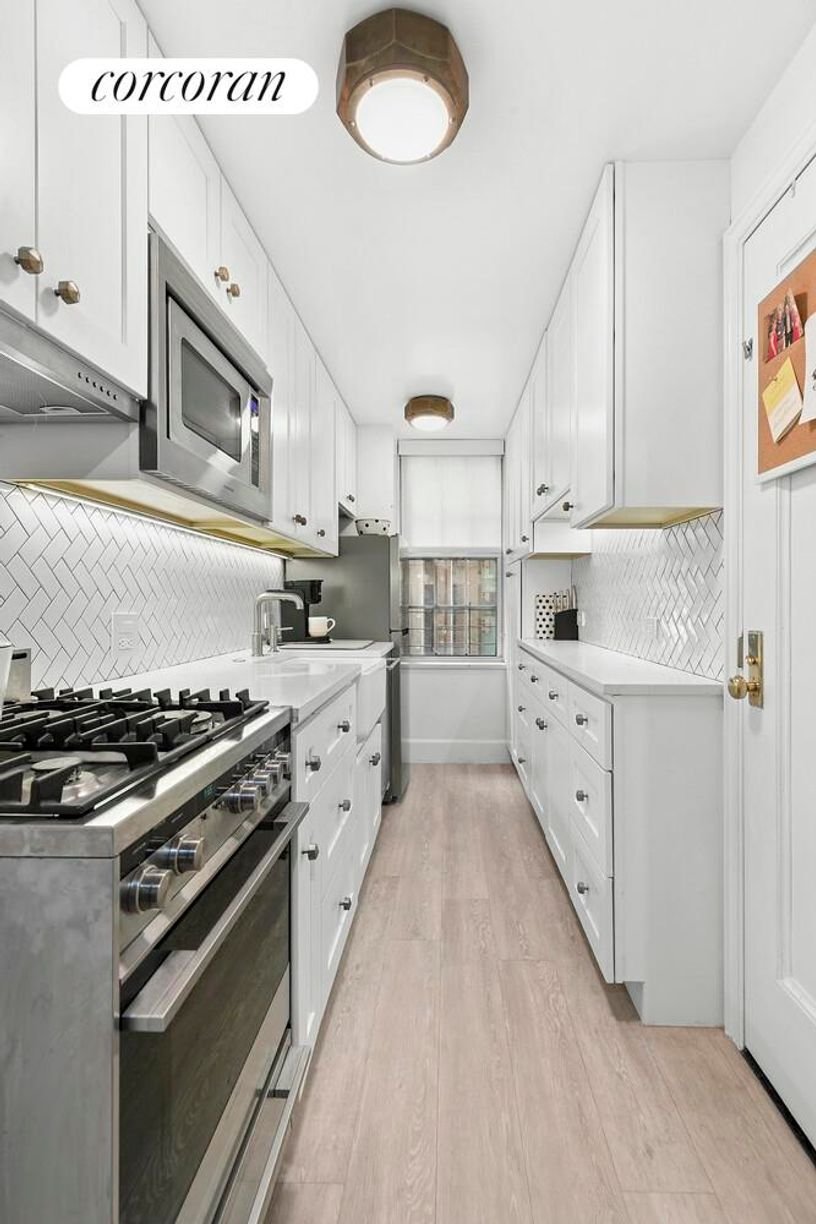 Co Op in New York, New York, United States 5 - 18154075