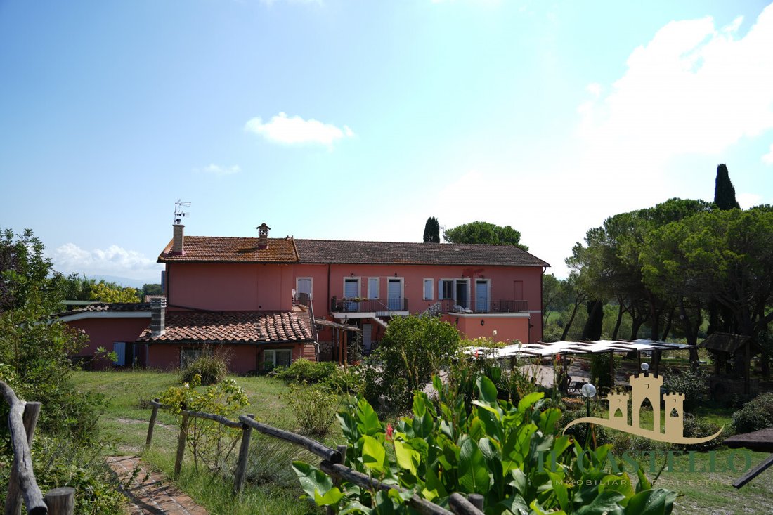 Farm Ranch in Castiglione del Lago, Umbria, Italy 3 - 15144594