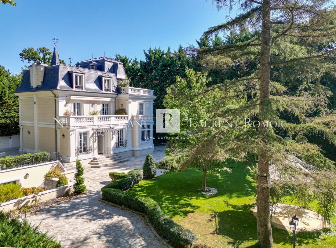 Estate in Marine, Maisons-Laffitte, France 1 - 18155648