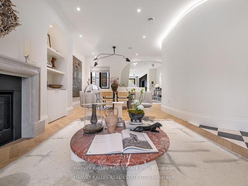 House in Toronto, Ontario, Canada 4 - 18161557