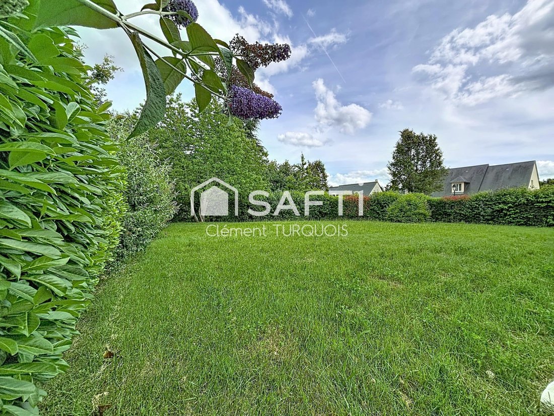 House in Saint-Cyr-sur-Loire, Centre-Val de Loire, France 2 - 16910763