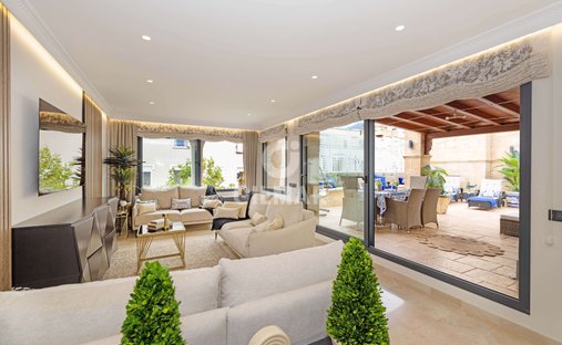 Penthouse in Marbella, Andalusia, Spain 1