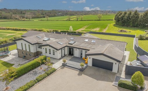 House in Great Glen, England 1