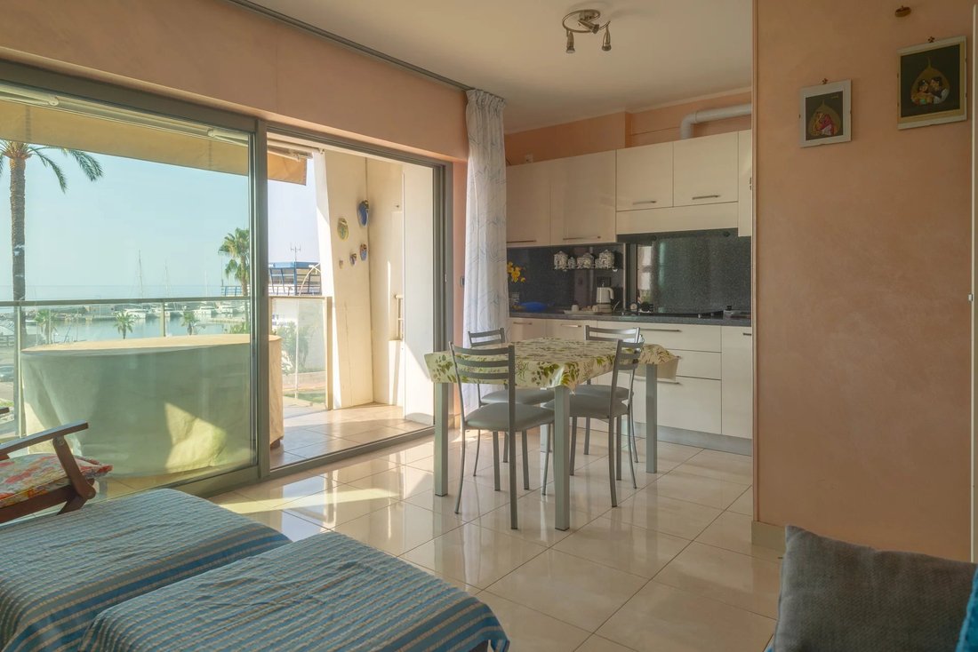 Apartment in Menton, Provence-Alpes-Côte d'Azur, France 4 - 12216395