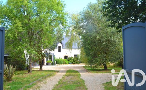 House in Le Tour-du-Parc, Brittany, France 1