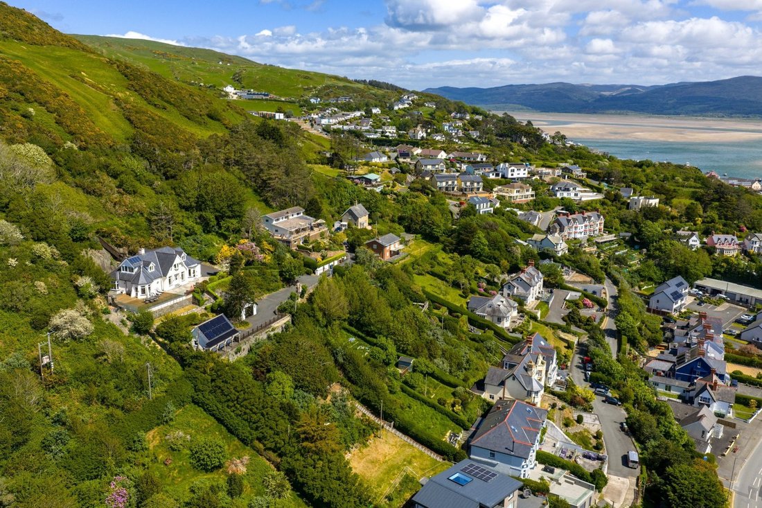 House in Aberdyfi, Wales 2 - 18162655