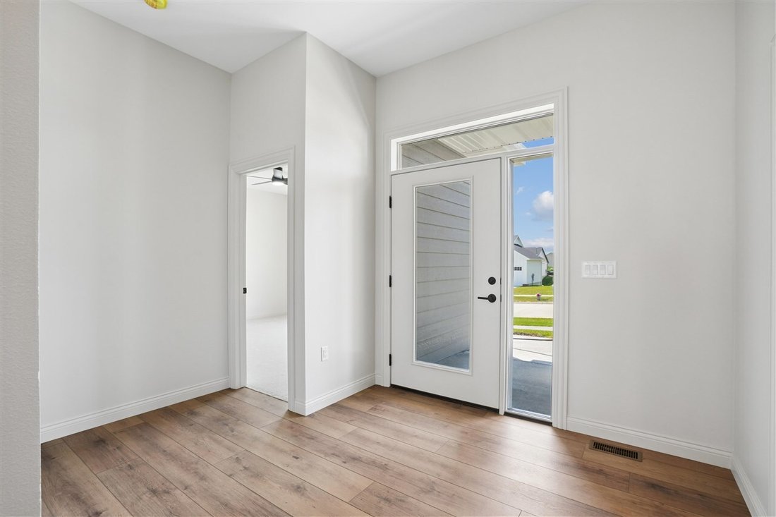 House in Tiffin, Iowa, United States 4 - 18154815