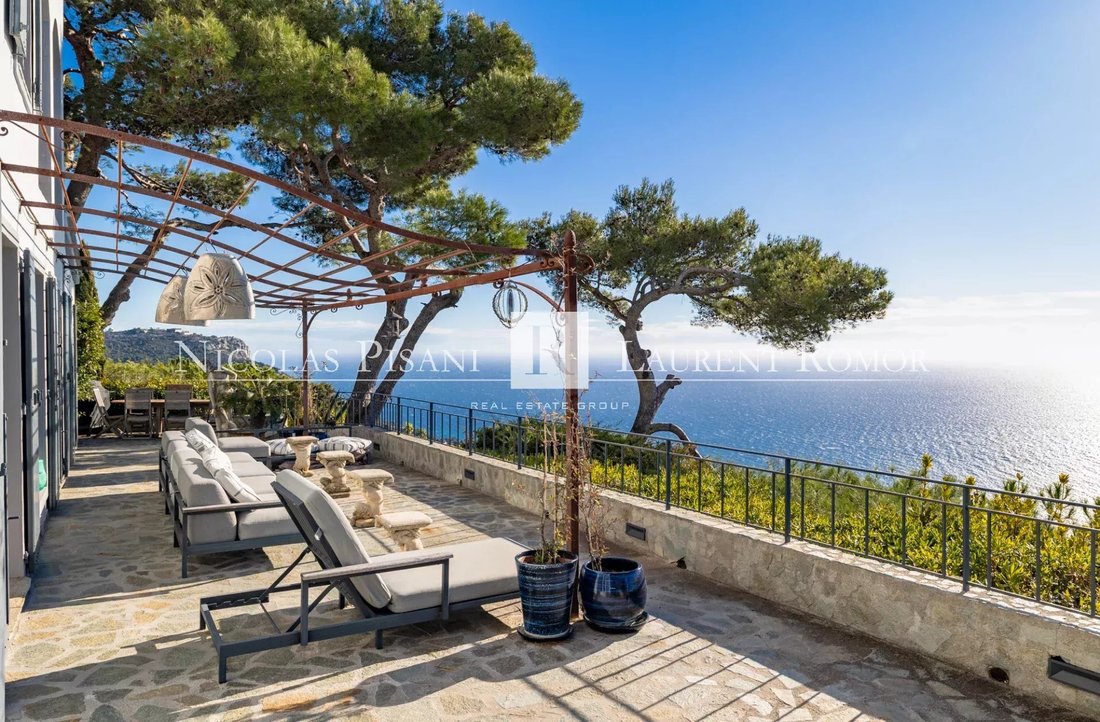 Villa in Èze, Provence-Alpes-Côte d'Azur, France 3 - 18155652