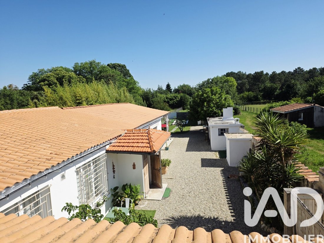 House in Lesparre-Medoc, Nouvelle-Aquitaine, France 2 - 18161229