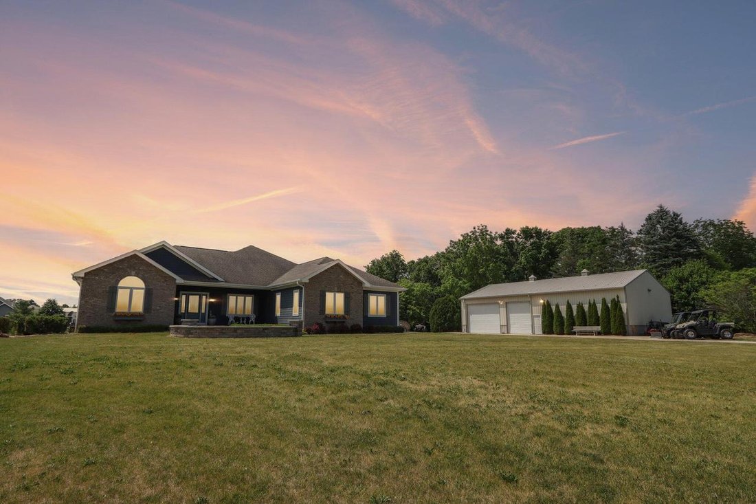 House in Caledonia, Wisconsin, United States 4 - 18154673