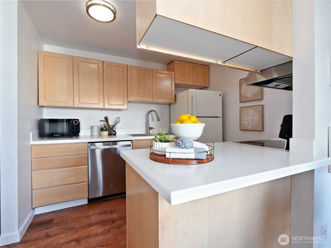 Condo in Seattle, Washington, United States 4 - 16483609