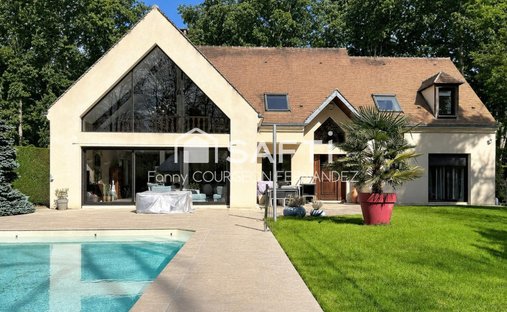 House in Ouest, Lamorlaye, France 1