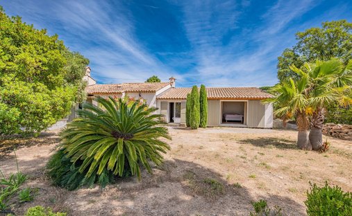 Villa in Ville-Les Saquedes-Le Bouillonnet, Sainte-Maxime, France 1