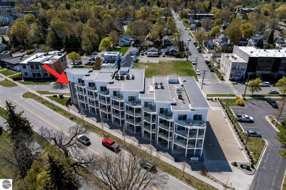 Condo in Garfield Township, Michigan, United States 3 - 18162107