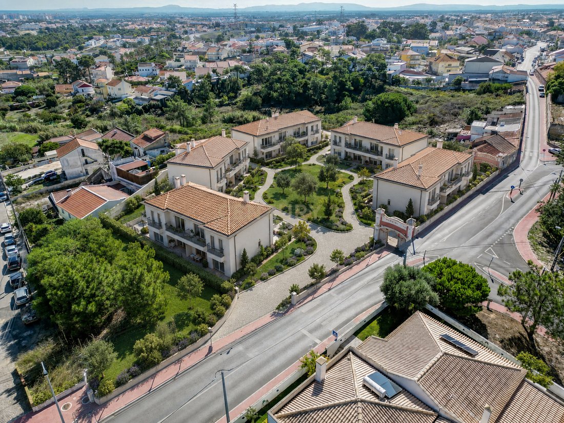 Land in Charneca de Caparica e Sobreda, Setubal, Portugal 1 - 13444639