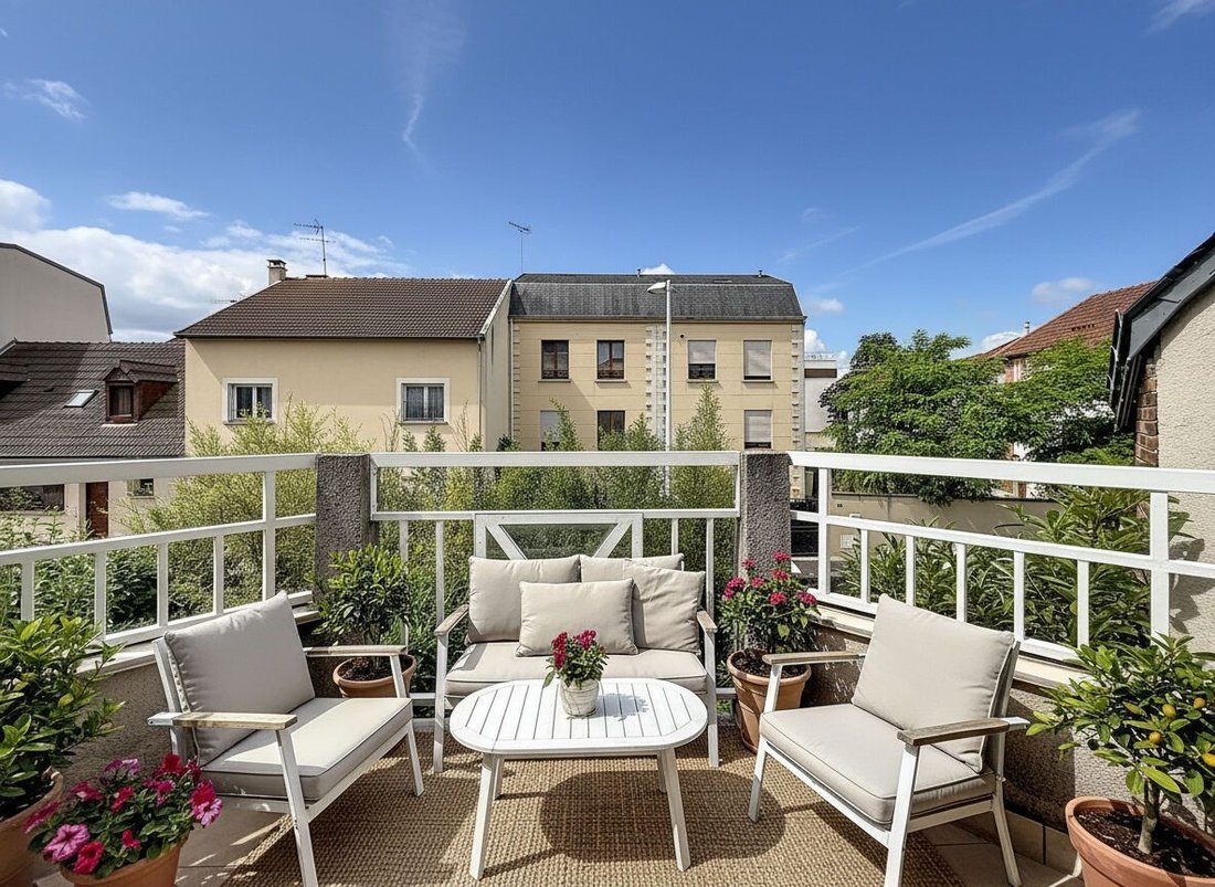 Penthouse in Centre Ville, Rueil-Malmaison, France 2 - 18155938