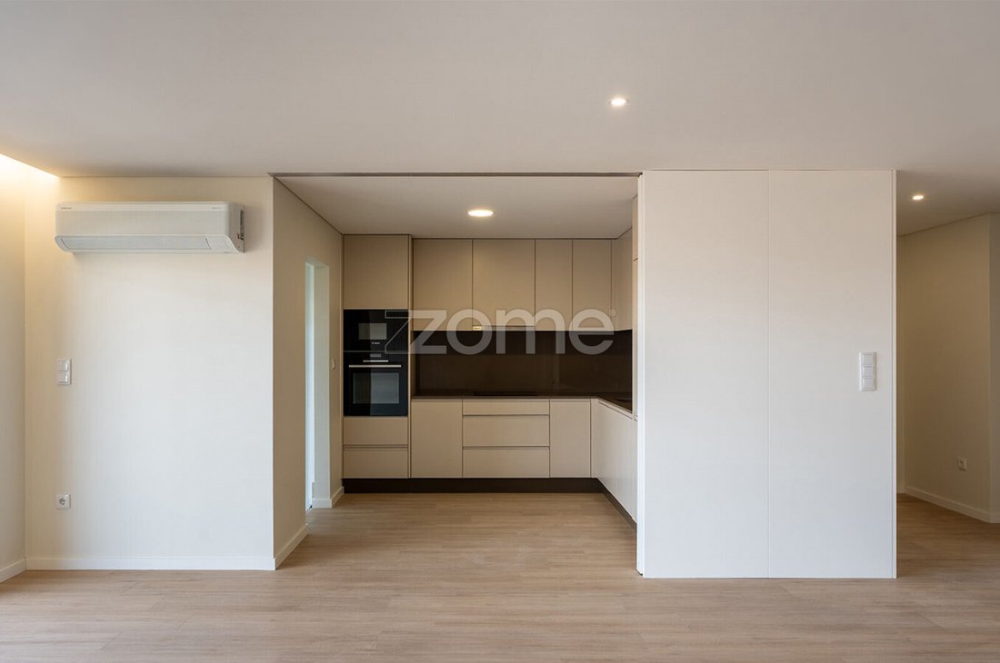 Apartment in Santa Marinha e Sao Pedro da Afurada, Porto District, Portugal 5 - 18161268