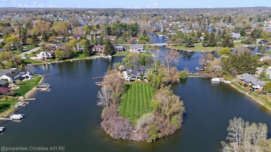 House in Wixom, Michigan, United States 4 - 17785066
