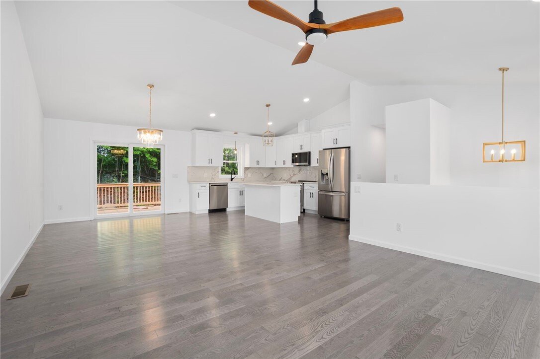 House in Johnston, Rhode Island, United States 4 - 18157885