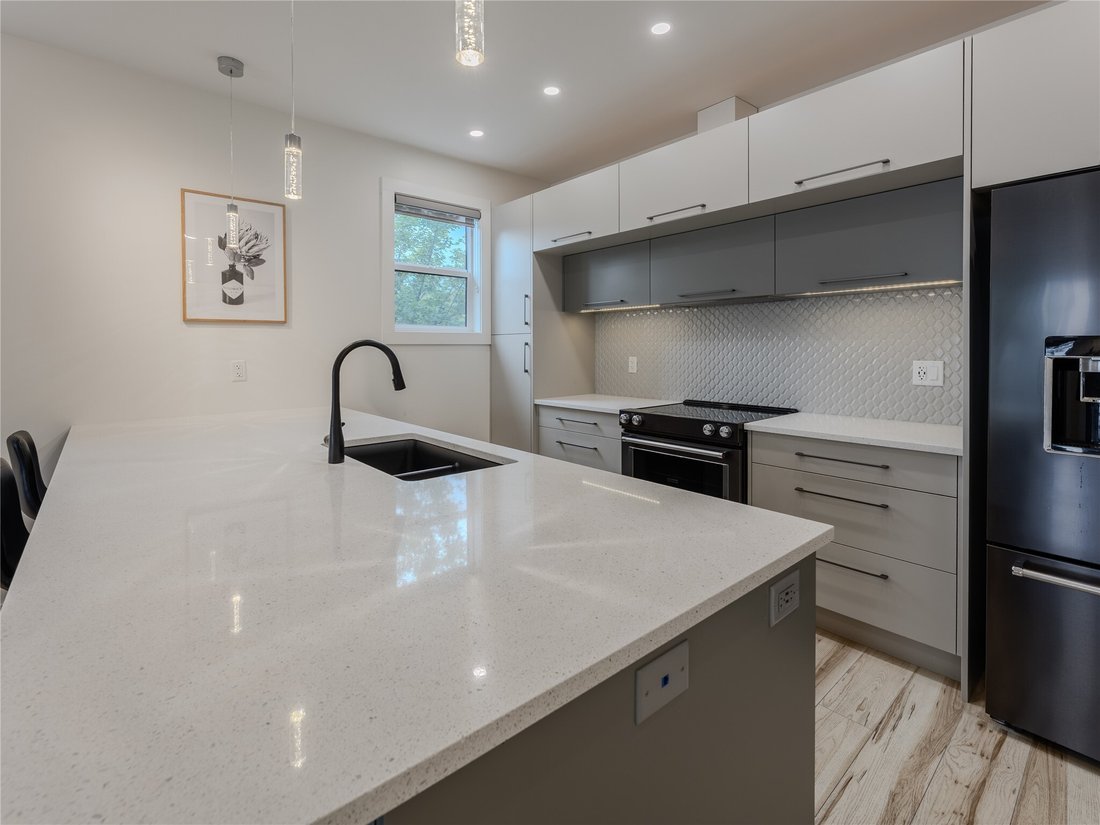 House in Penticton, British Columbia, Canada 5 - 18167585