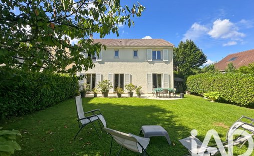 House in Le Plessis-Trévise, Ile-de-France, France 1