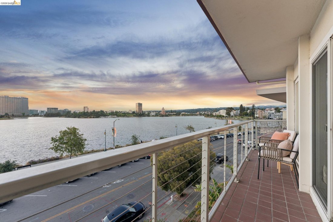 Condo in Oakland, California, United States 5 - 18167095