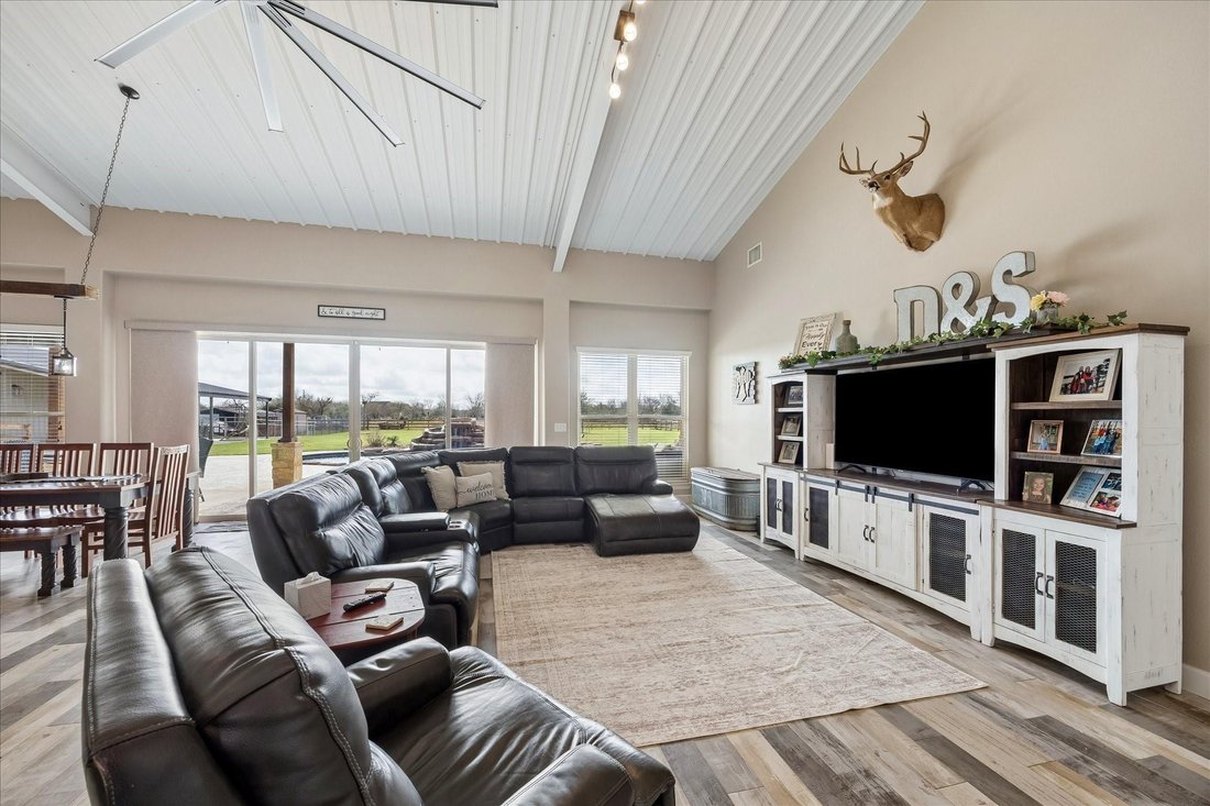 House in Sealy, Texas, United States 5 - 18159844