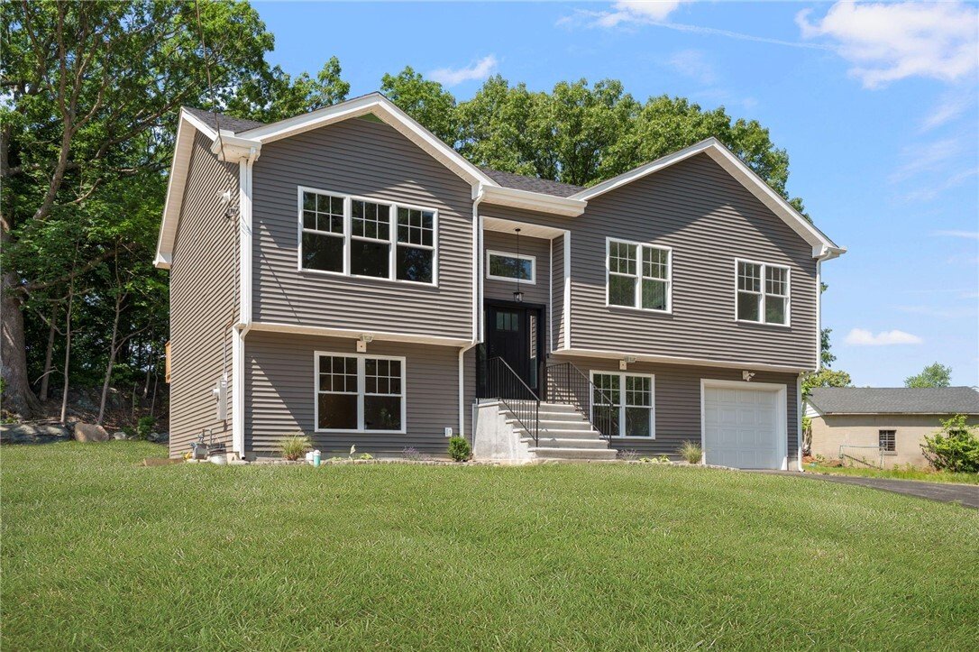 House in Johnston, Rhode Island, United States 2 - 18157885