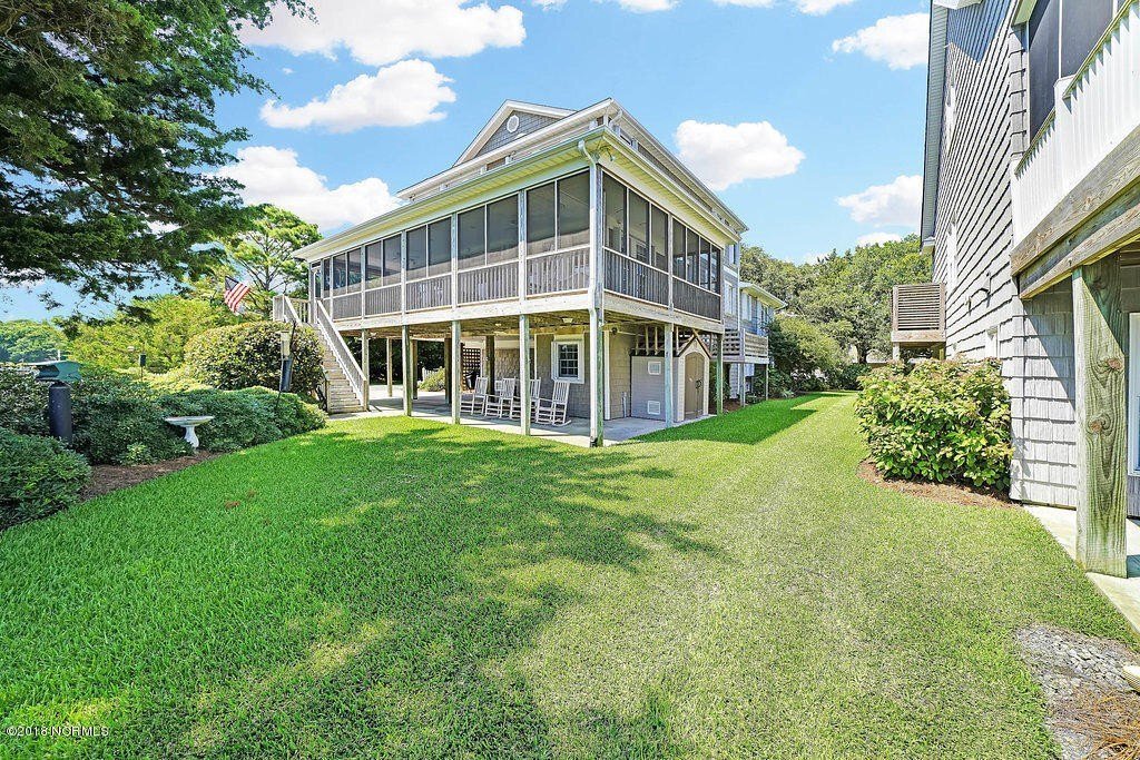 House in Oak Island, North Carolina, United States 2 - 18161525