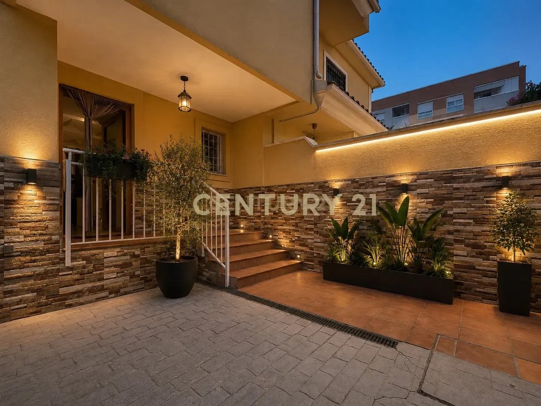 Villa in Cruz de Humilladero, Malaga, Spain 1 - 18160331