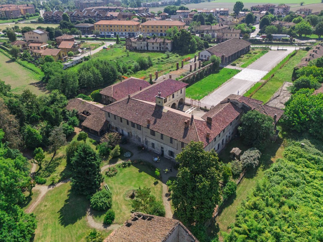 Villa in Rozzano, Lombardy, Italy 1 - 18161476