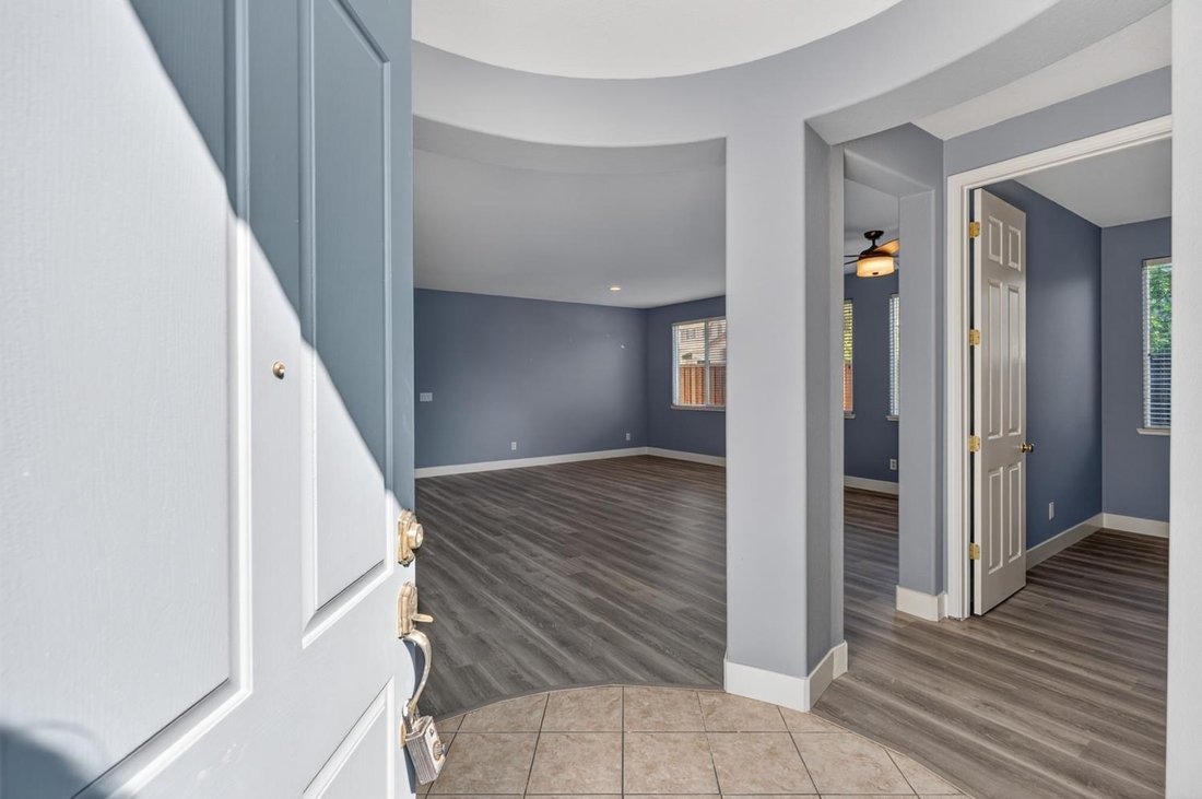 House in Elk Grove, California, United States 4 - 18159997