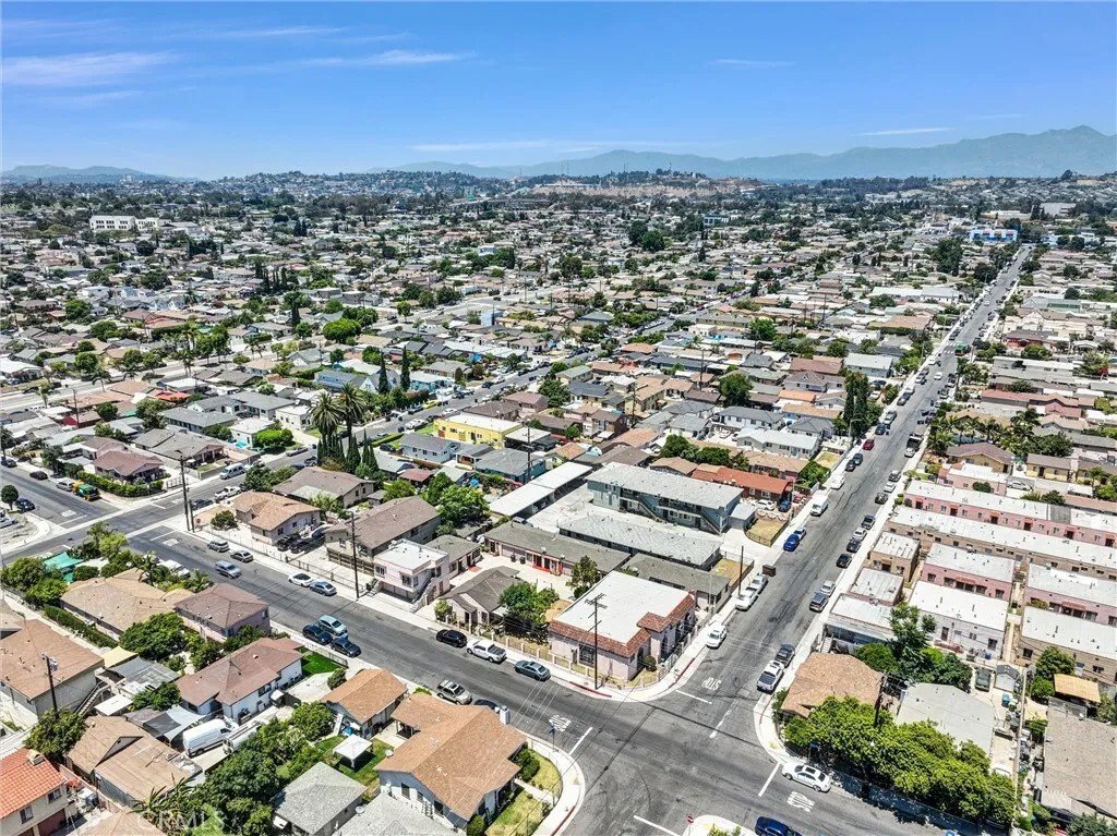 East Los Angeles, California, United States 4 - 18158783