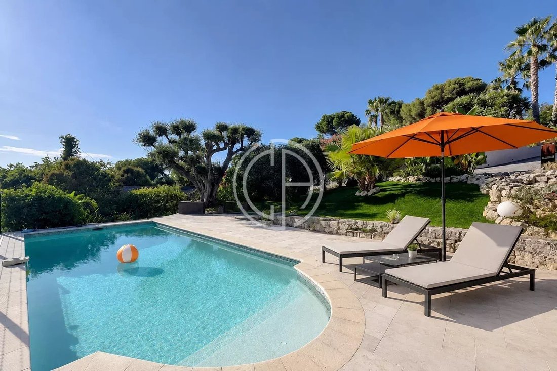 Villa in Mougins, Provence-Alpes-Côte d'Azur, France 2 - 17539626