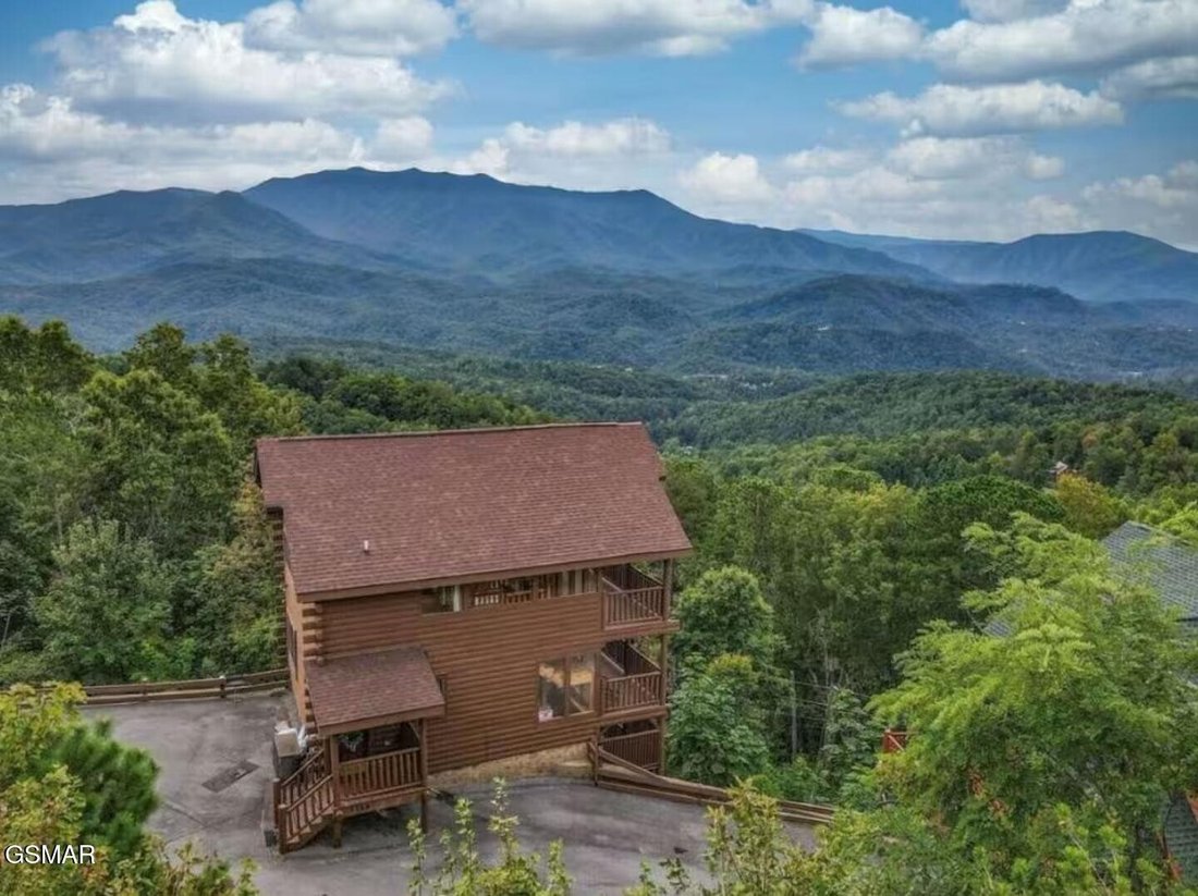 House in Gatlinburg, Tennessee, United States 1 - 18159891