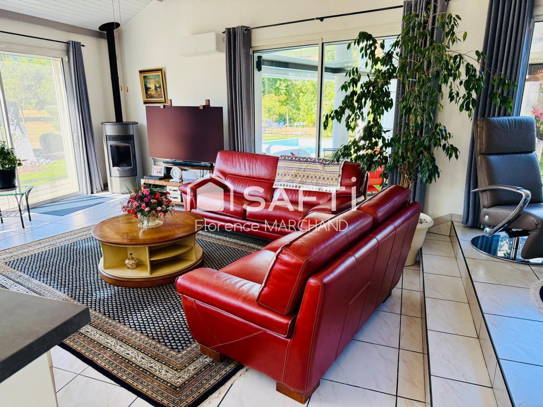 House in Saint-Pierre-le-Vieux, Pays de la Loire, France 3 - 17041327