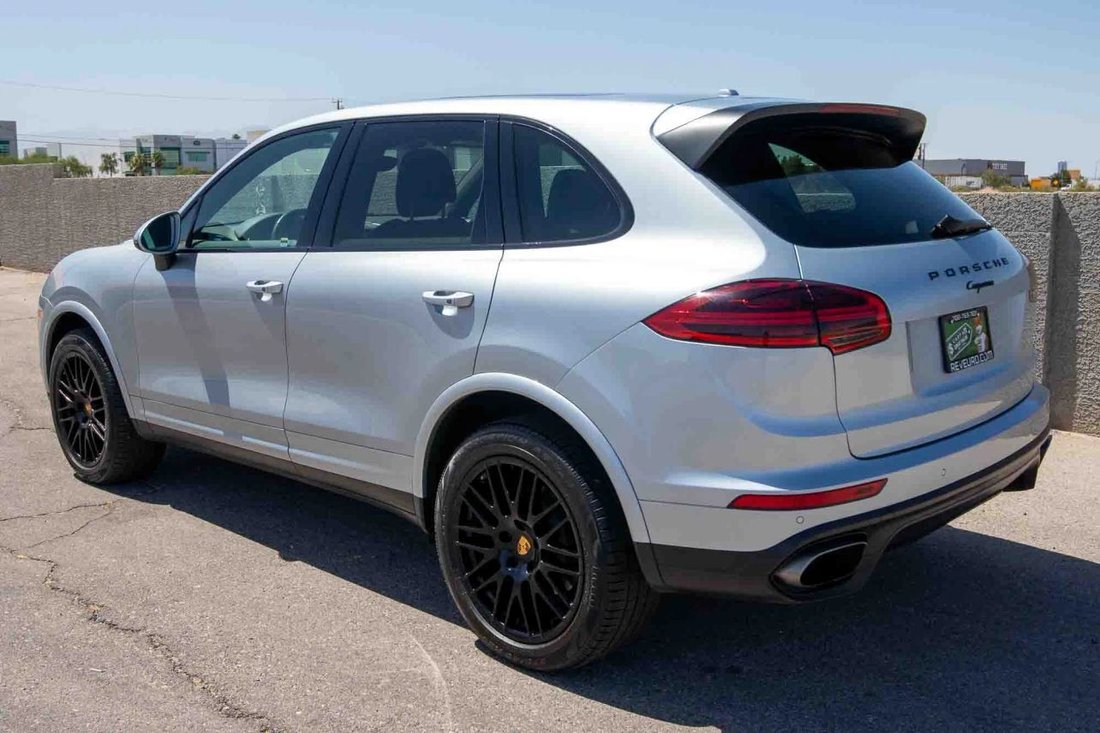 Suv in Las Vegas, NV, United States 3 - 18160994