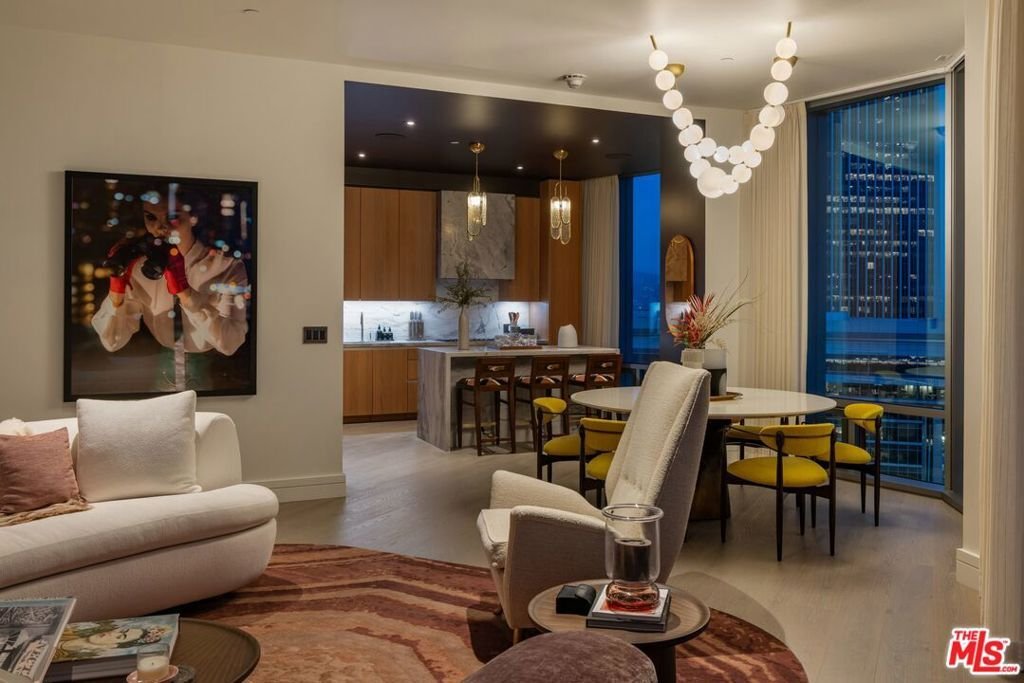 Condo in Los Angeles, California, United States 3 - 18159529