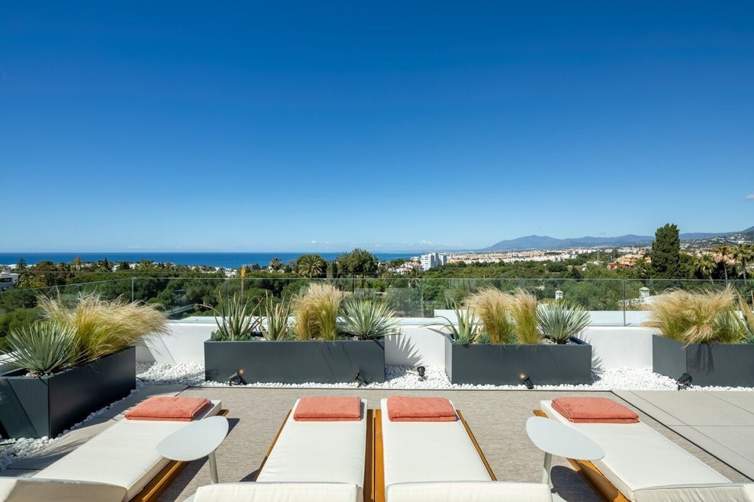 Villa in Rio Real, Marbella, Andalusia 3 - 18154448