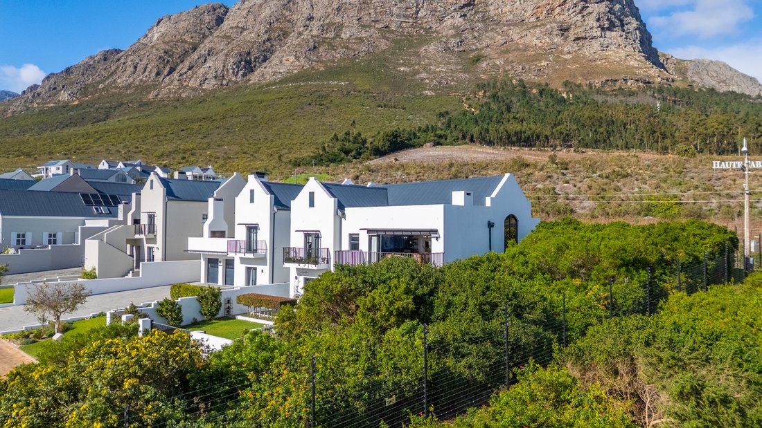 House in Franschhoek, Western Cape, South Africa 2 - 18160939