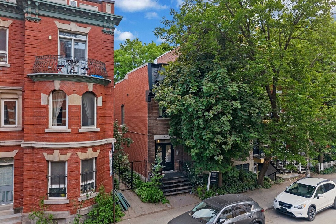 House in Montréal, Quebec, Canada 2 - 18022087