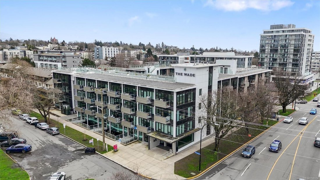 Condo in Victoria, British Columbia, Canada 1 - 18167562