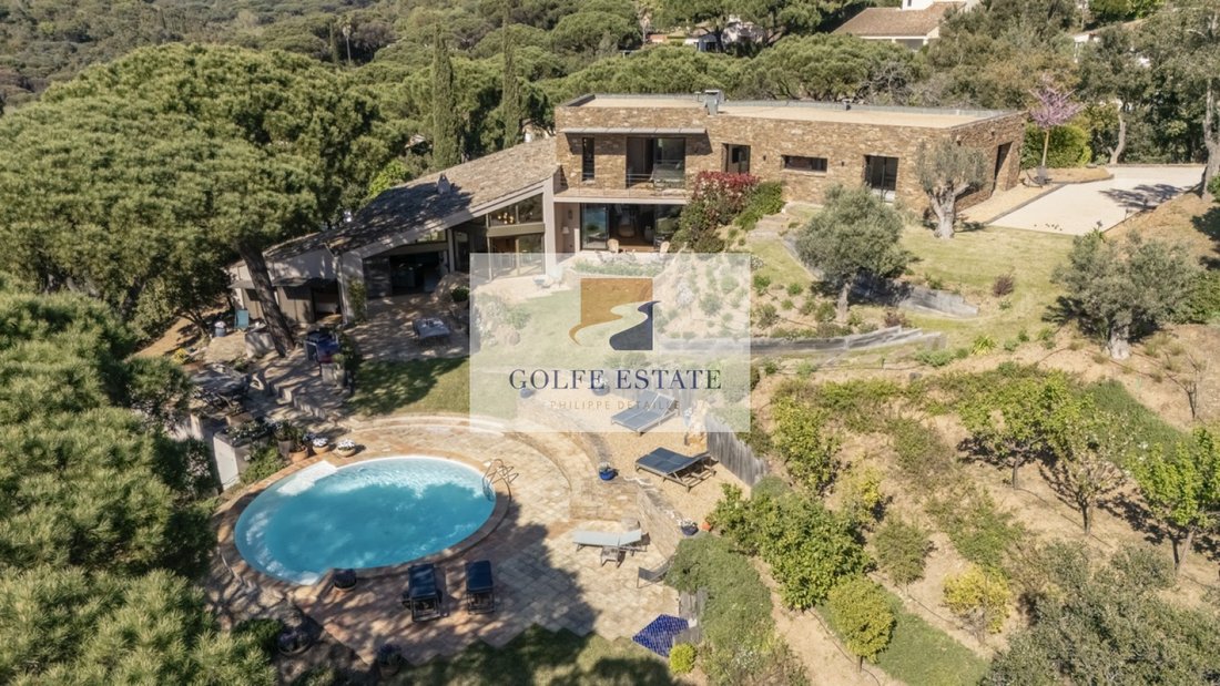 Villa in La Croix-Valmer, Provence-Alpes-Côte d'Azur, France 1 - 16297308