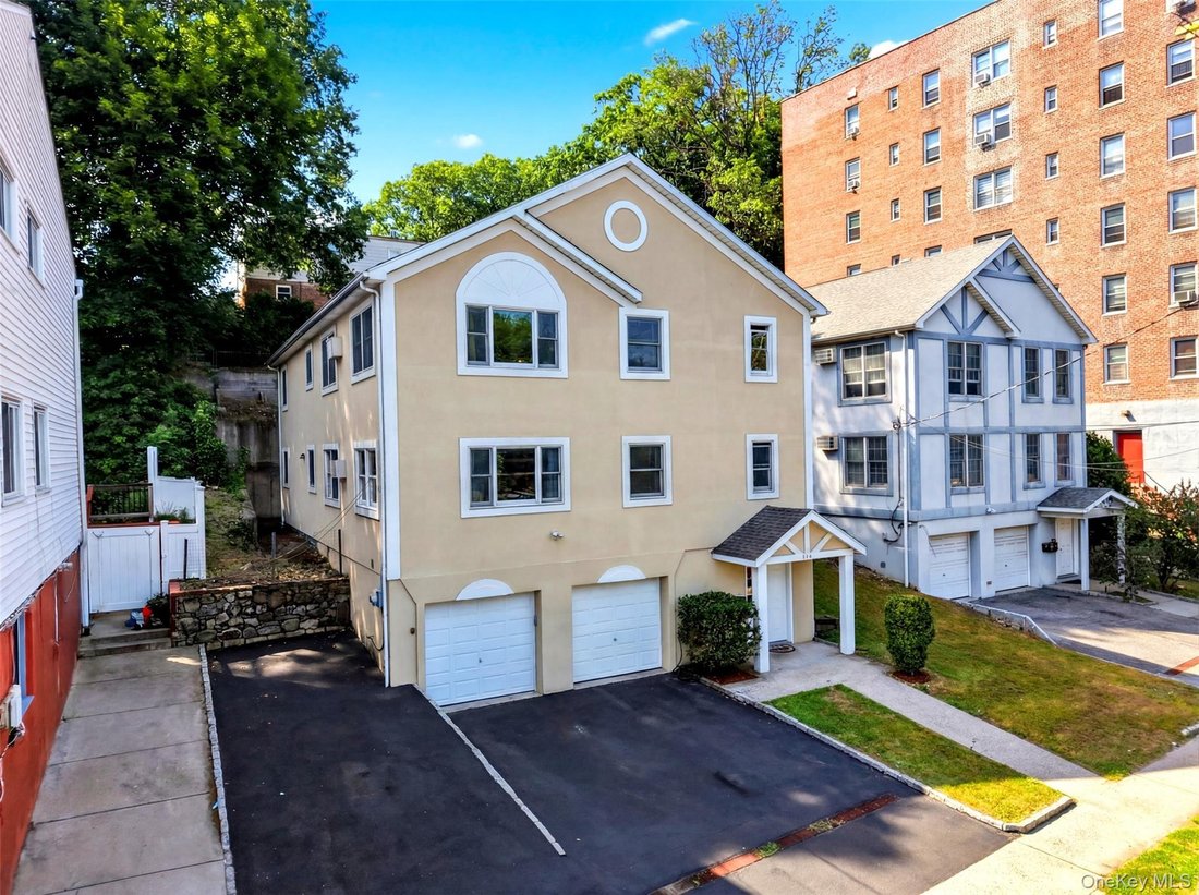 Apartment in Yonkers, New York, United States 1 - 18155437