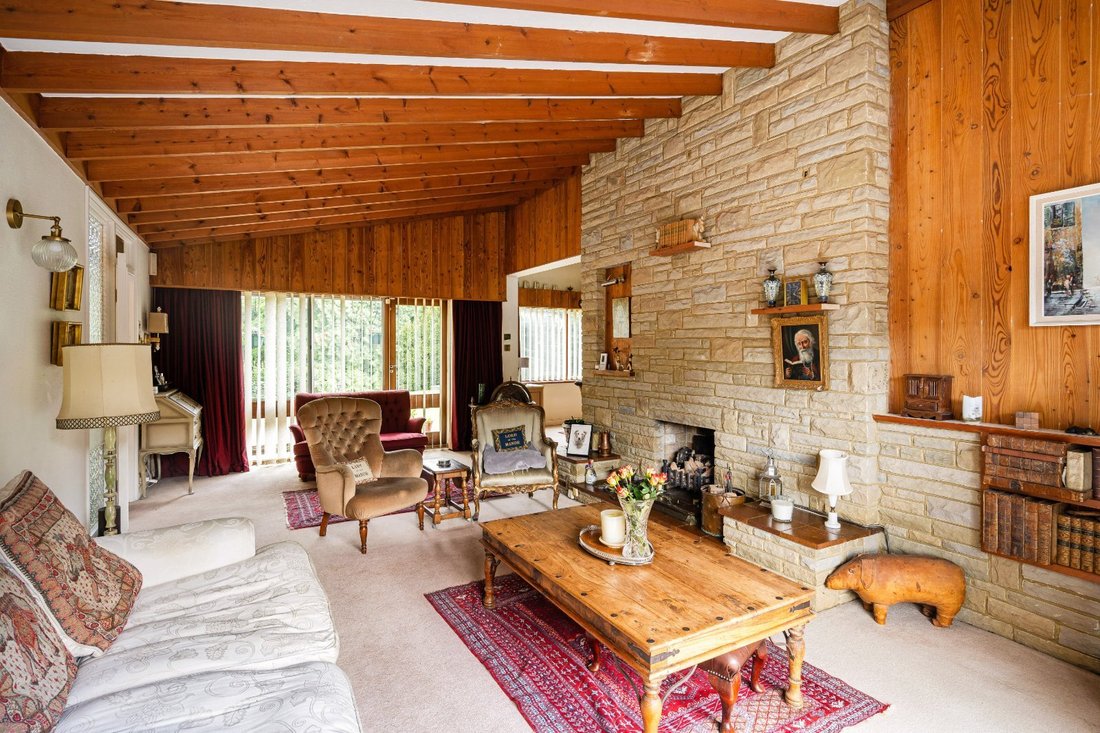 Haus in Kingswood, Reigate and Banstead, England 2 - 18160085