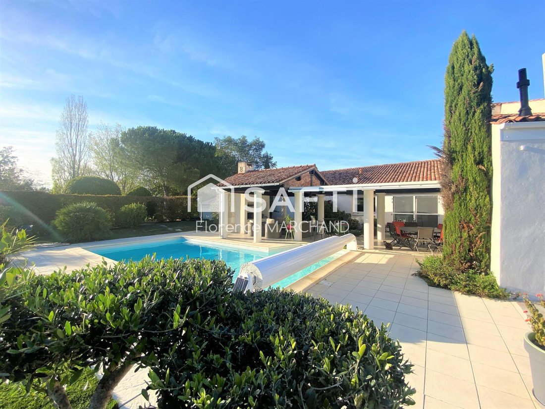 House in Saint-Pierre-le-Vieux, Pays de la Loire, France 2 - 17041327