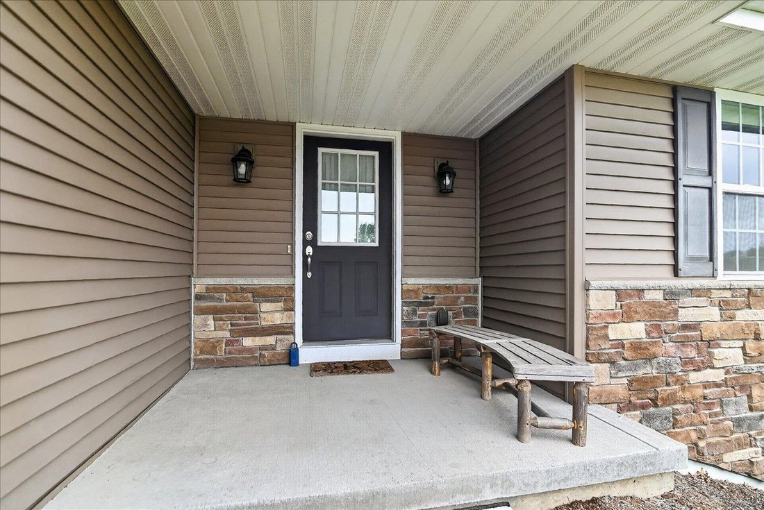 House in Oregon, Wisconsin, United States 4 - 18154710