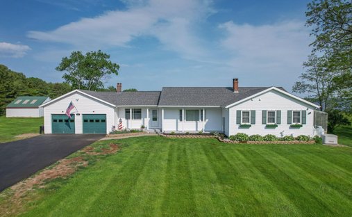 House in Trenton, Maine, United States 1