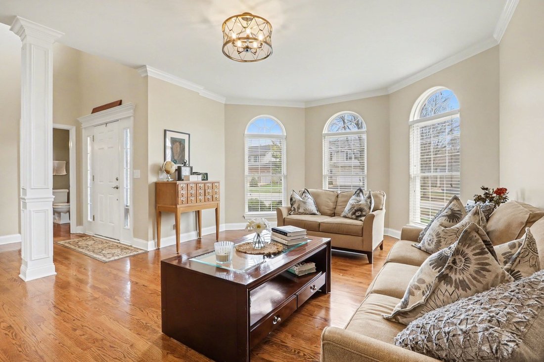 House in Joliet, Illinois, United States 4 - 17969376