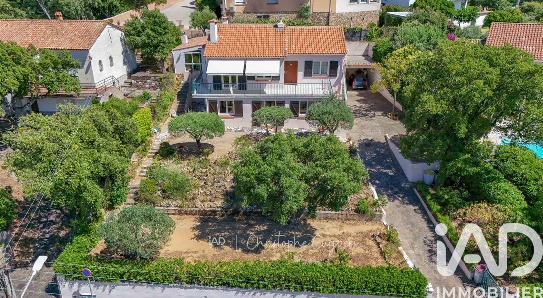 House in Ville-Les Saquedes-Le Bouillonnet, Sainte-Maxime, France 2 - 18169457
